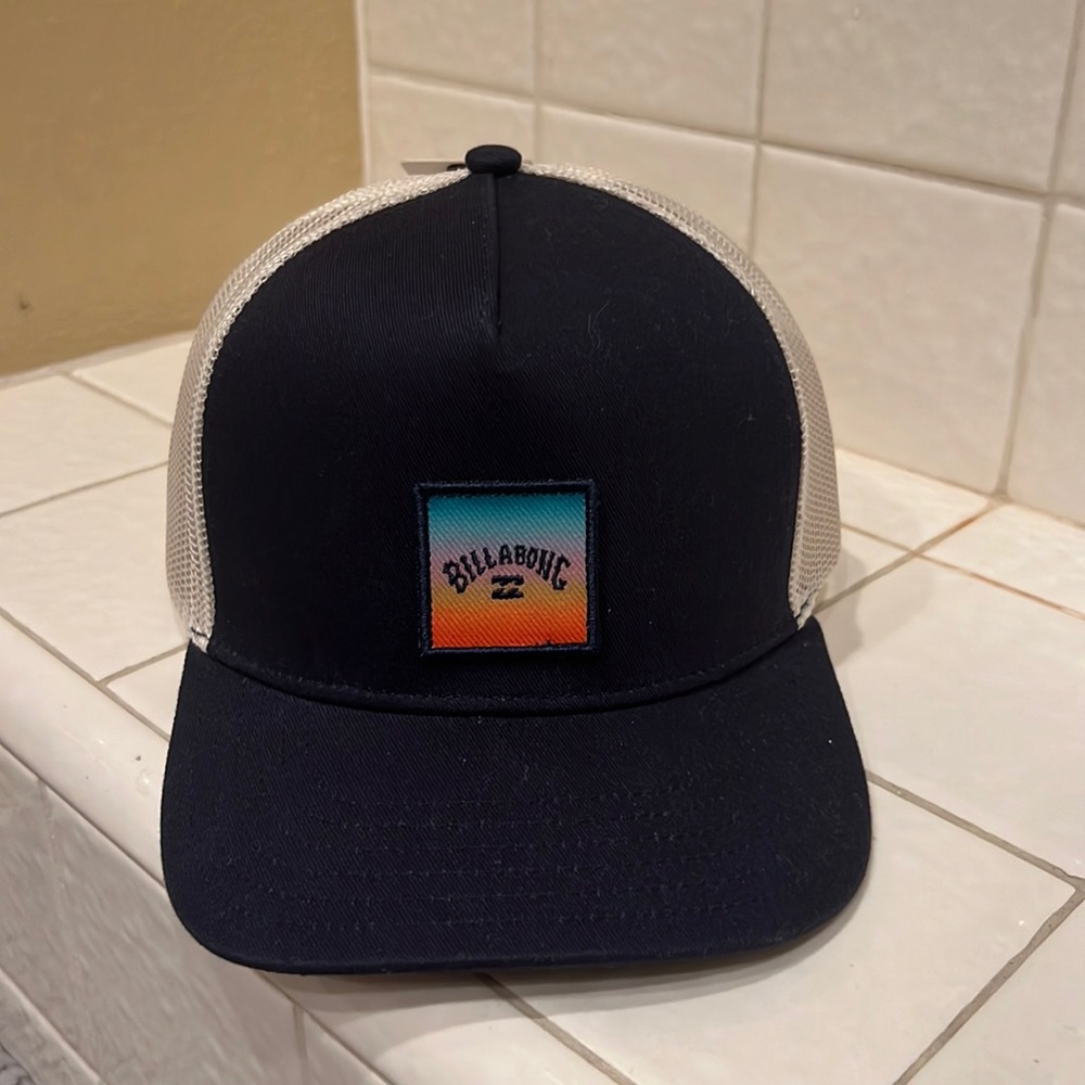 Billabong Black and Cream Trucker Hat